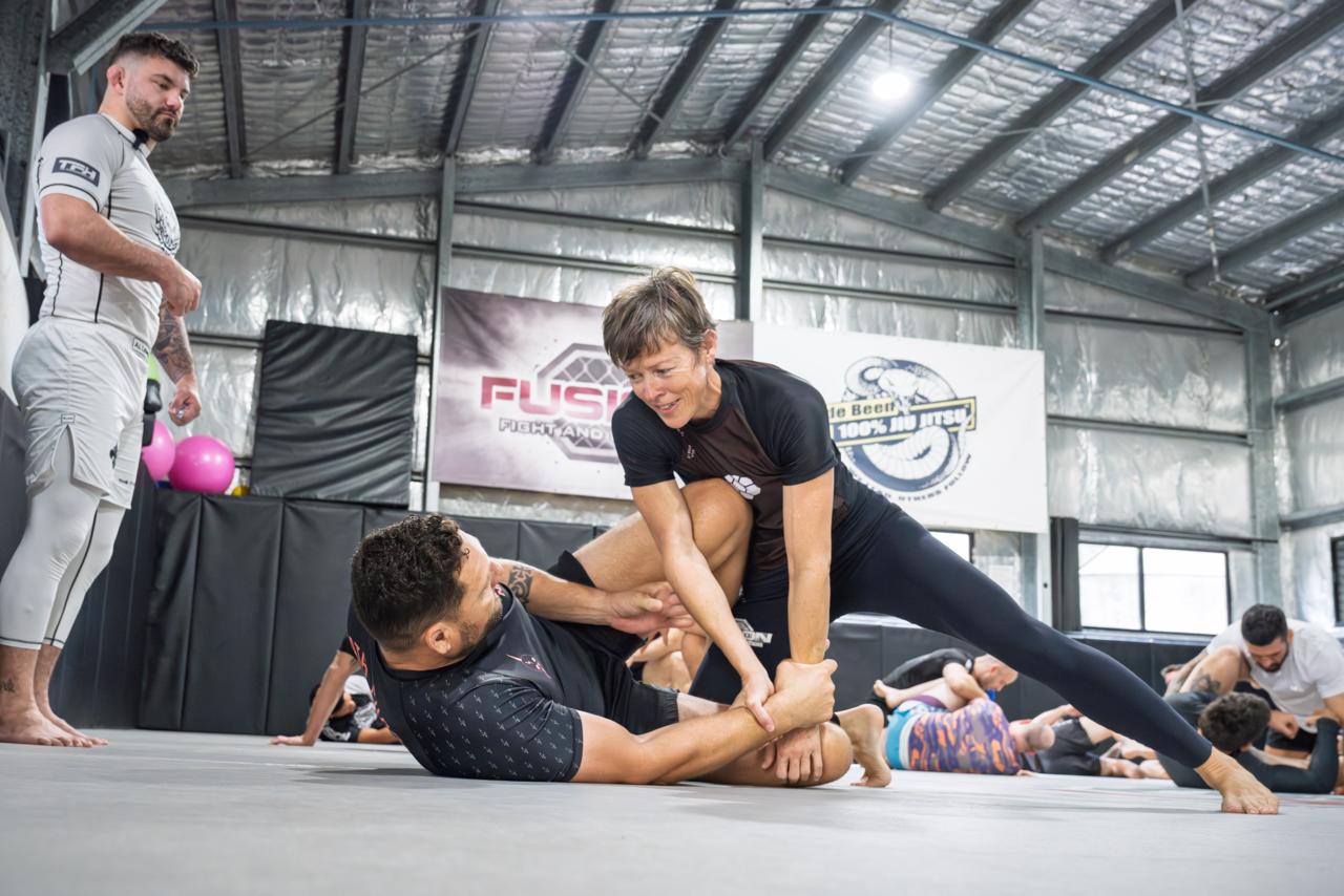 Women in BJJ — Jeska coaching